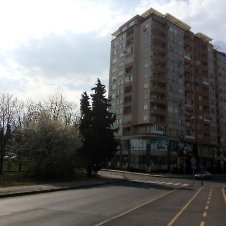 ブルガスАпартамент Зорницаアパートメント エクステリア 写真